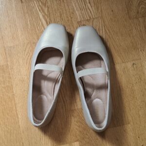 Old Navy Mary Jane flats, US8